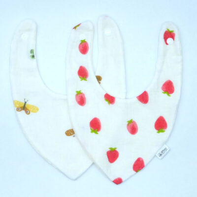 Lot de 2 bavoirs bandanas, idéal salive poussée dentaire – Gaze de coton et bambou – Fraises / papillons