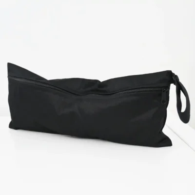 1 pochette multifonction imperméable et zippée – Minky Noir – Prix cassé