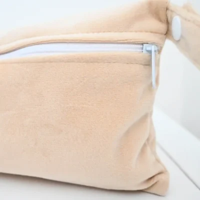 1 pochette multifonction imperméable et zippée 13×30 cm