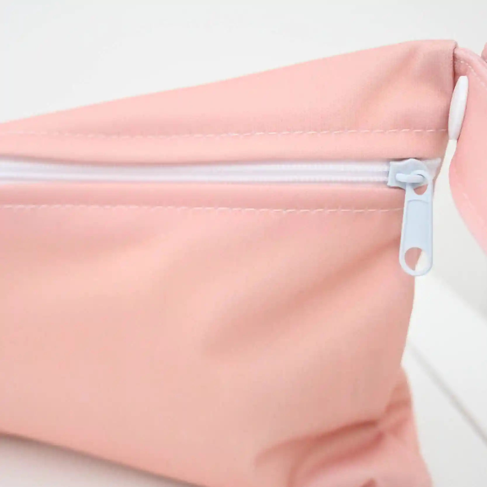 1 pochette multifonction imperméable et zippée 13x30 cm – Image 10