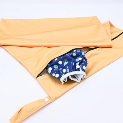 1 Sac (XL) zippé imperméable (Capacité 20-25 couches lavables) – coloris au choix