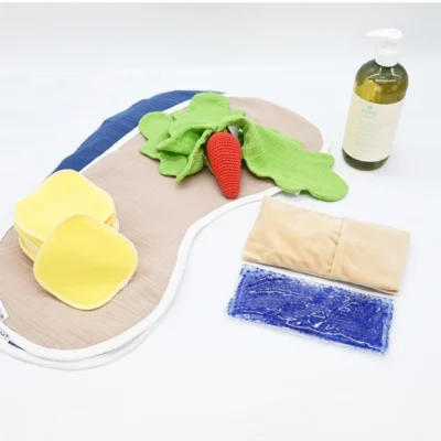 Kit mes premiers pas avec bébé – soin, lingettes, hochet, repas