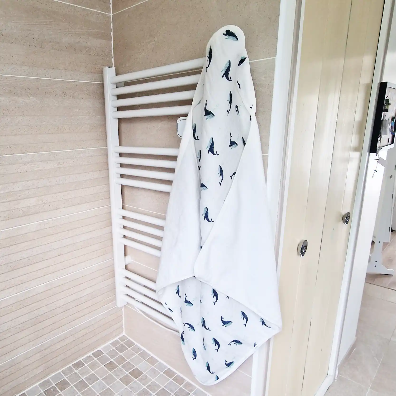 Cape de bain ultra épaisse et absorbante bébé 75x75 cm – Image 2